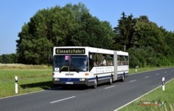 Seit kurzem fhrt in Franken beim Busservice Opitz ein weiterer MB O 405 G. Am Morgen des 02.07.2015 konnte er beim Notverkehr fr die Grfenbergbahn bei Kalchreuth angetroffen werden.