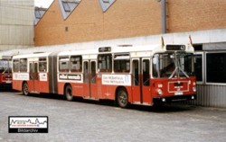 Als Ersatz fr die ersten Gelenkbusse beschaffte die VAG in den Jahren 1974 und 1975 insgesamt 22 MAN SG 192. Im September 1982 wartet der zur zweiten Lieferserie gehrende
Wagen 648 im Betriebshof Nordost auf seinen nchsten Einsatz.