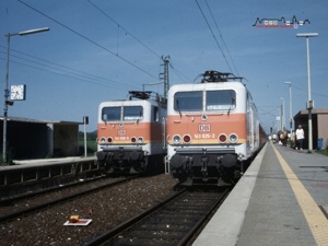 Im Jahre 1996...hatte der Bahnhof Winkelhaid an der S2 nach Altdorf noch zwei Bahnhofsgleise und es fanden hier planmig Zugkreuzungen statt. Nur wenige Jahre spter wurde der Bahnhof zurckgebaut und es entstand eine neue Kreuzungsmglichkeit in Ludersheim.
