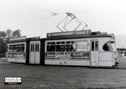 Zwischen 1959 und 1964 stellte die WSB 12 Gelenkzge des Typs C in Dienst. Diese, durch Umbauten alter 2-Achser entstandenen, Triebwagen gehrten bis 1975 zum Bild der Wrzburger Straenbahn.